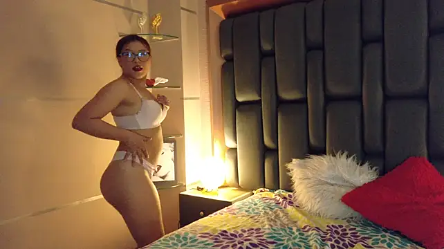 MinzyBoom – webcam-show