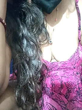 Show de Golden_Desi na webcam