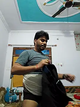 Raaz_5690 Show in webcam