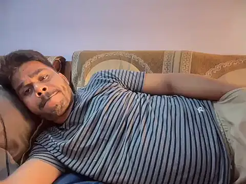 Raaz_5690 webkamerás műsora