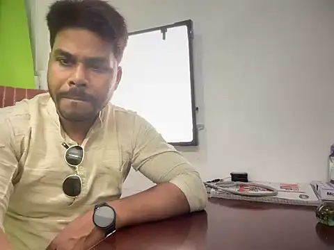 Raaz_5690 Webcam Show