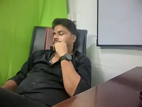Raaz_5690 Pertunjukan Webcam