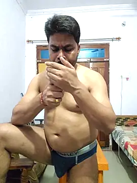 Raaz_5690 在線直播表演