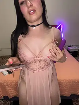 LuzArdiente Show in webcam