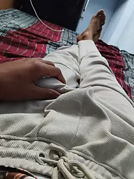 lovelyboy53100's Webcam Show
