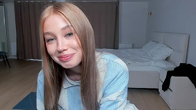 JunieAmert's Live XXX Chat
