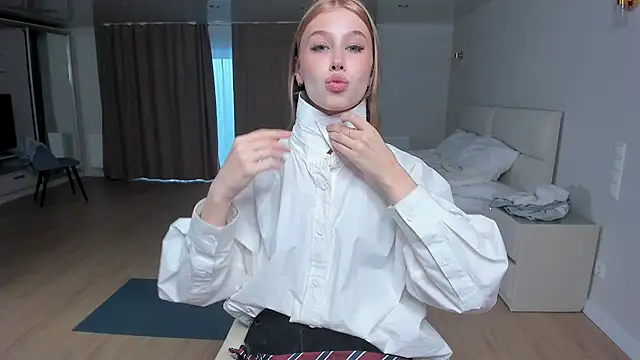 Chatroom XXX en direct de JunieAmert