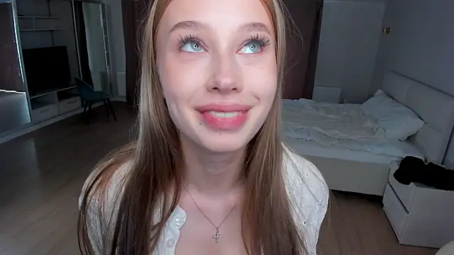 JunieAmert লাইভ XXX চ্যাট