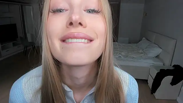 JunieAmert Live XXX-Chat