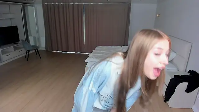 JunieAmert – Live XXX-chat