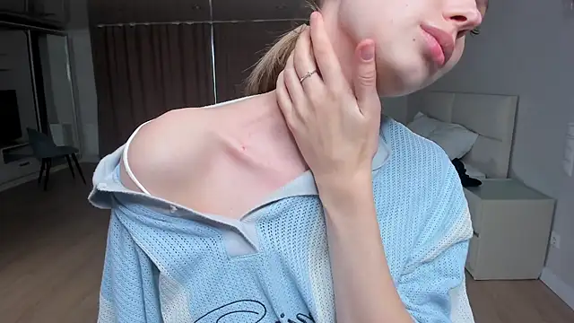 JunieAmert Chat XXX live