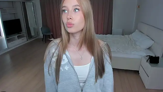 JunieAmert Chat XXX live