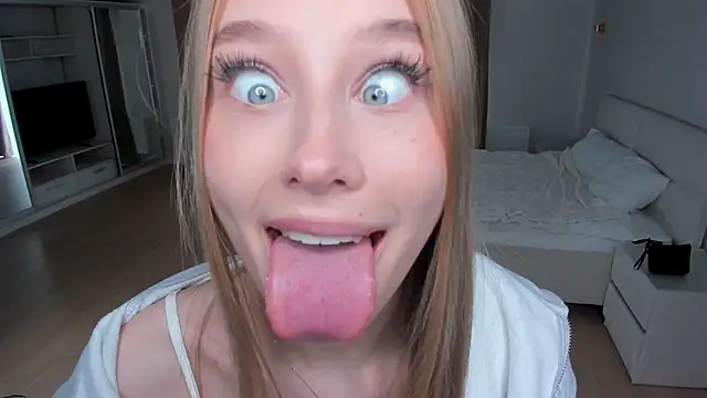 Chat +18 de JunieAmert ao vivo