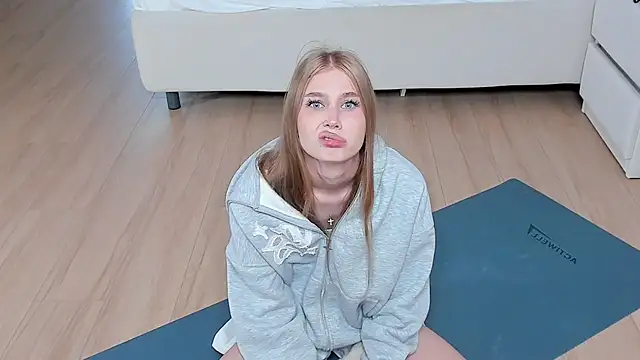 JunieAmert's Webcam Show