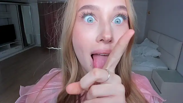 Chatroom XXX en direct de JunieAmert