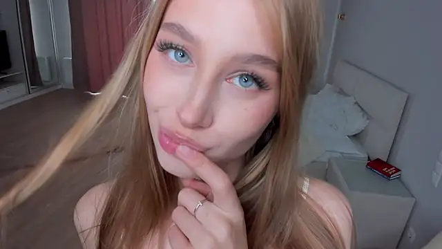 JunieAmert's Webcam Show