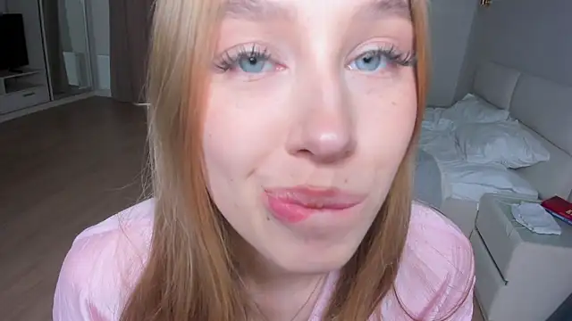 XXX chat uživo modela JunieAmert