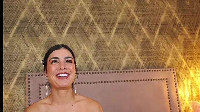 צ'אט XXX בשידור חי של ChiaraWillow
