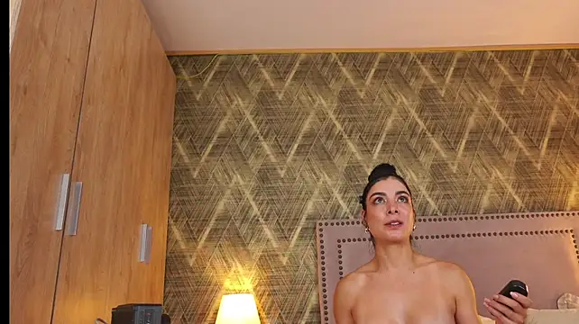 ChiaraWillow webcam show