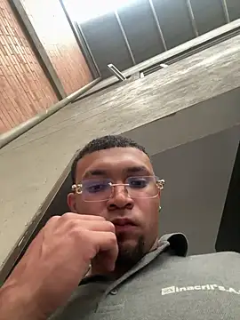 Show modela Deysonpollagrande na web-kameri