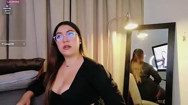 Pokazy przed kamerką – Mila_white1