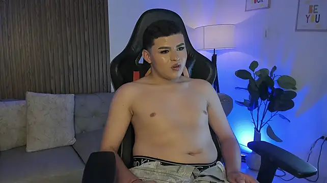 Show modela NoahBerry1 na web-kameri