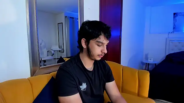ValentinoCruzz Webcam Show