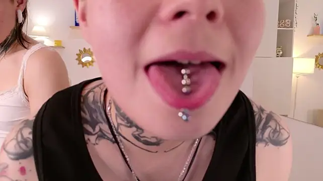 Kitty_Ollive webcam show