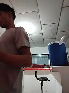 הופעת וובקאם של Lopezellatino22cm