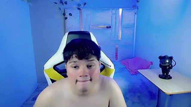Show modela Tommy_cotton na web-kameri