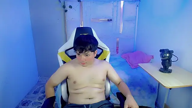 Show modela Tommy_cotton na web-kameri