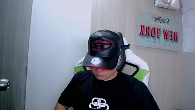 Tommy_cotton Webcamshow