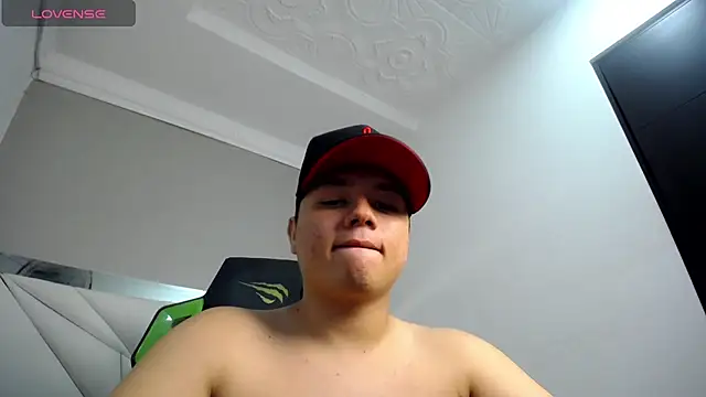 Show modela Tommy_cotton na web-kameri