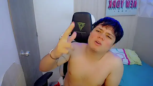 Show modela Tommy_cotton na web-kameri