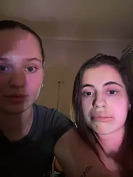 RavenRubyy webcam show