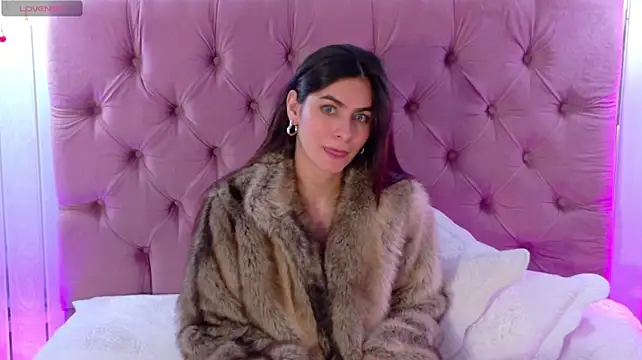 AnnLaurent Adlı Modelin Canlı XXX Sohbeti