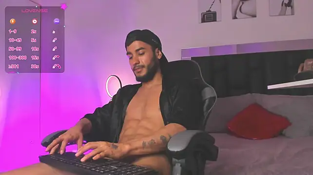 maxpower830 Show Webcam