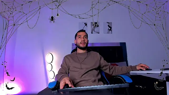 maxpower830 Show in webcam