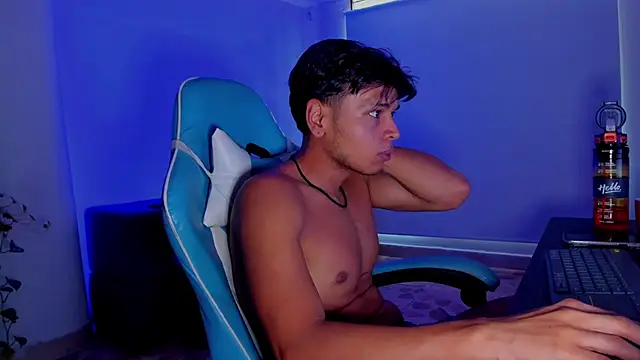 Alejo_montenegro webcam show