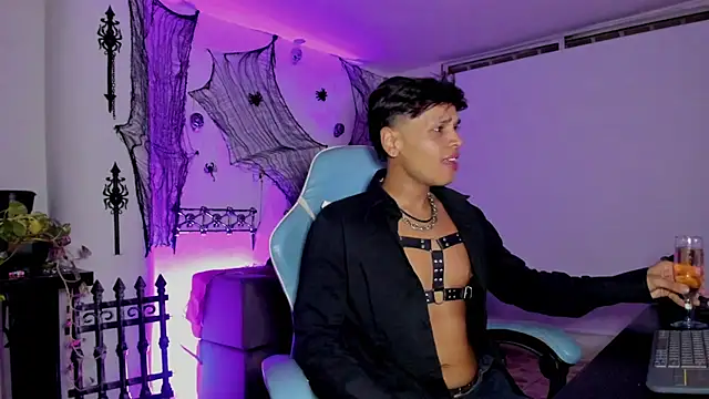 Alejo_montenegro webcam show