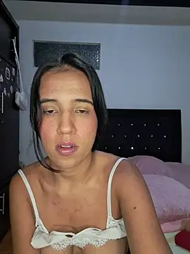 Secret_Doll_: διαδικτυακό σόου στην κάμερα