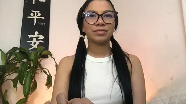 lil_lexi6 Adlı Modelin Canlı XXX Sohbeti