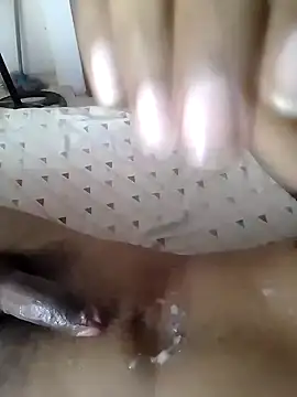 akillvalent Show in webcam