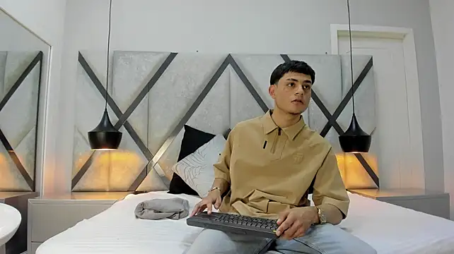 OliverMillerr Show Webcam