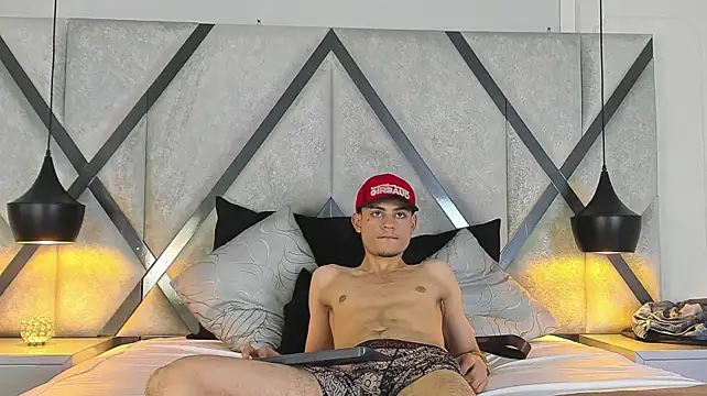OliverMillerr: вебкам-шоу