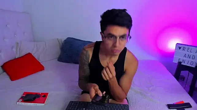Caramelo_Bryan: вебкам-шоу