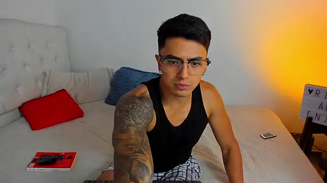 Caramelo_Bryan Show in webcam