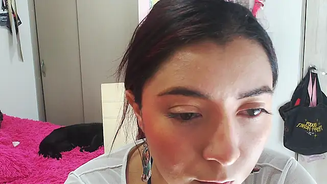 Chat XXX en directo de Hanna-kitty11