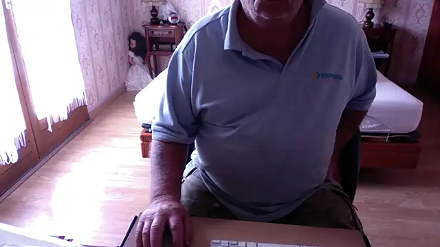 bacanale72: διαδικτυακό σόου στην κάμερα