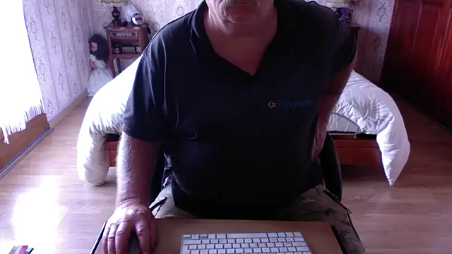 הופעת וובקאם של bacanale72